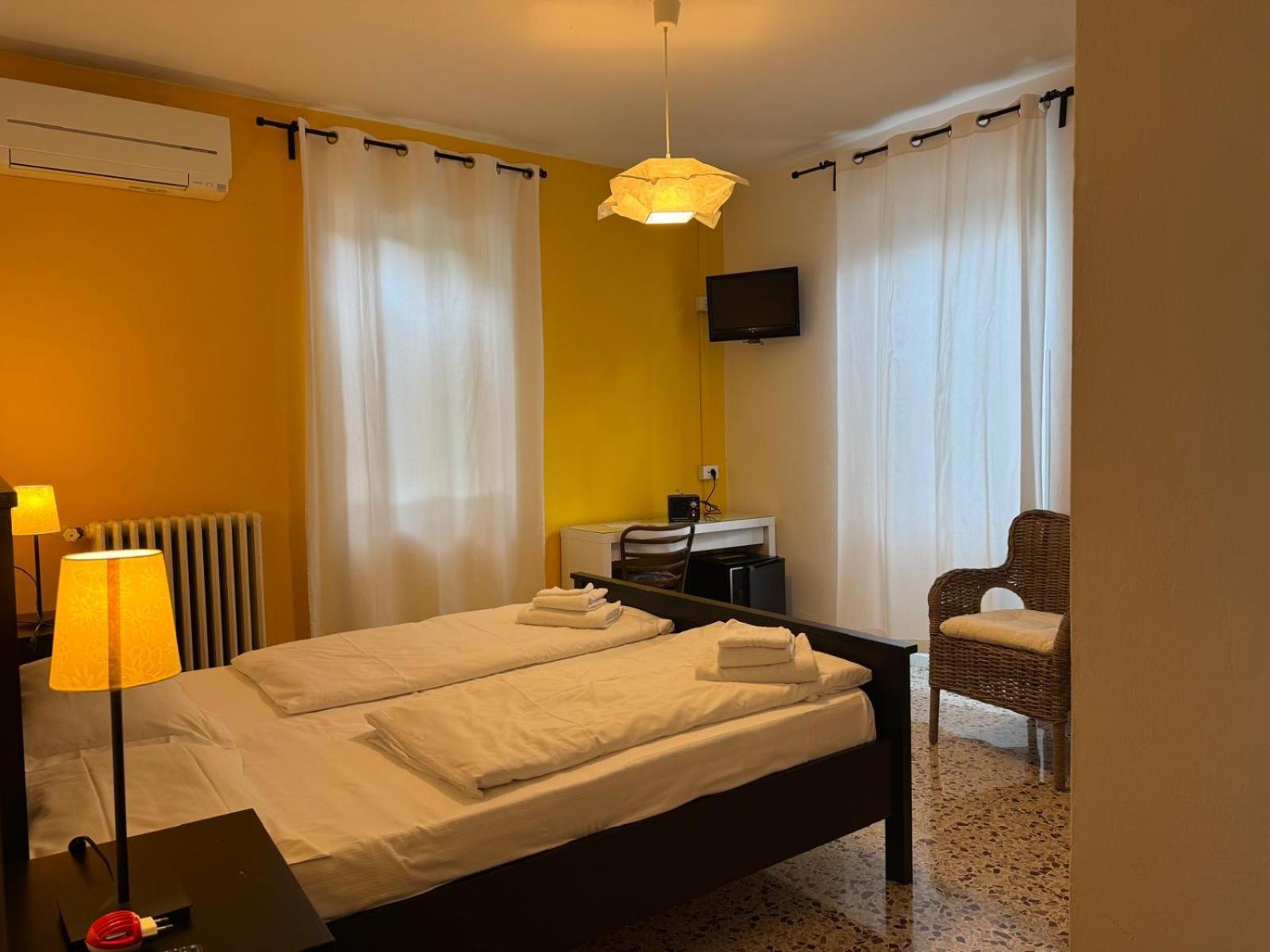 Pra De La Fam B&B Тиньяле Экстерьер фото